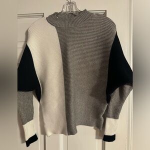 BELLDINI MOCKNECK COLORBLOCK
SWEATER GRAY/BLACK/WHITE size L